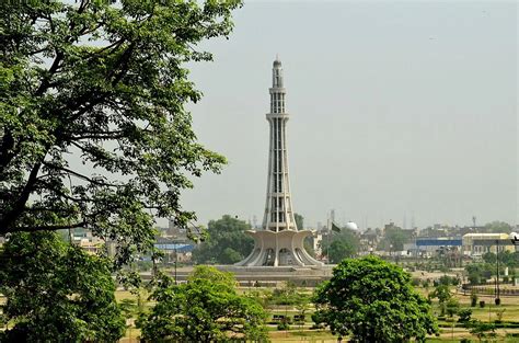  Minar-e-Pakistan! Seisova historiallinen monumentti ja ikoninen Lahore