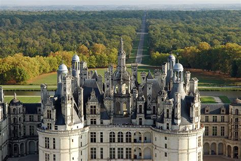  Château de Chambord: Rooman Imperiumin Henki ja Ranskan Renessanssi