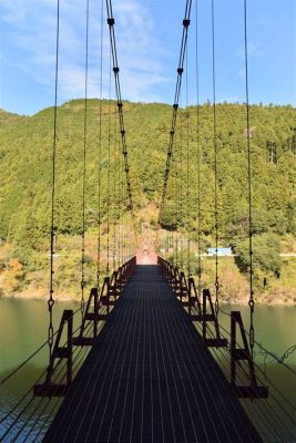  Zao's Bridge: Kuvankaunis historialliseen Vietnameseen arkkitehtuuriin!